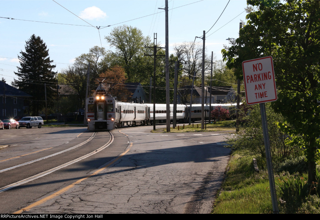 South Shore makes its way west through 11th St